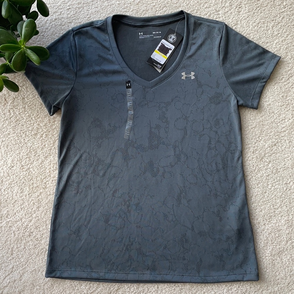 New Under Armour V-Neck